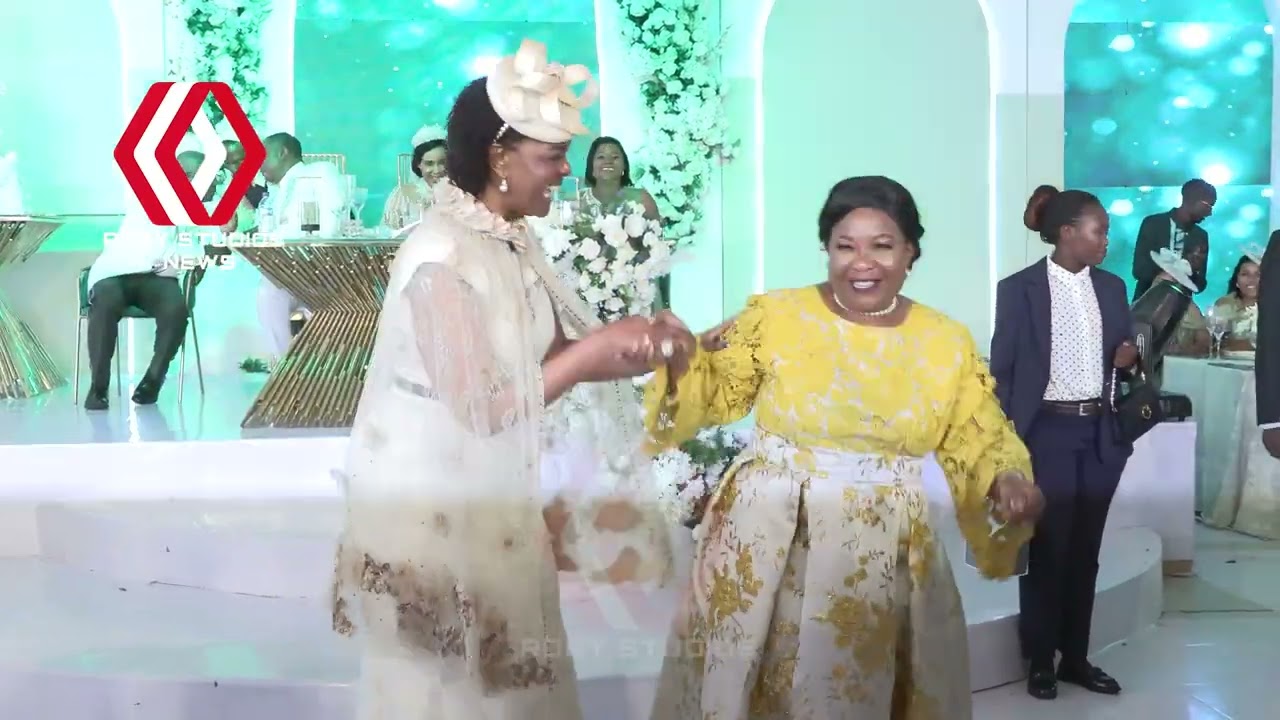 Mai Mugabe and Mai Mnangagwa dancing at Chiwenga's wedding