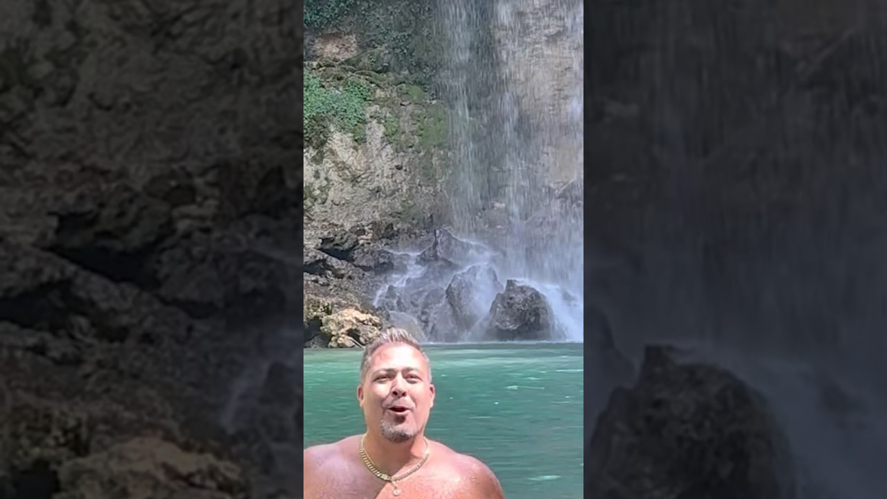 Y su ap&oacute;stol los lleva de turismo. #carlosflores