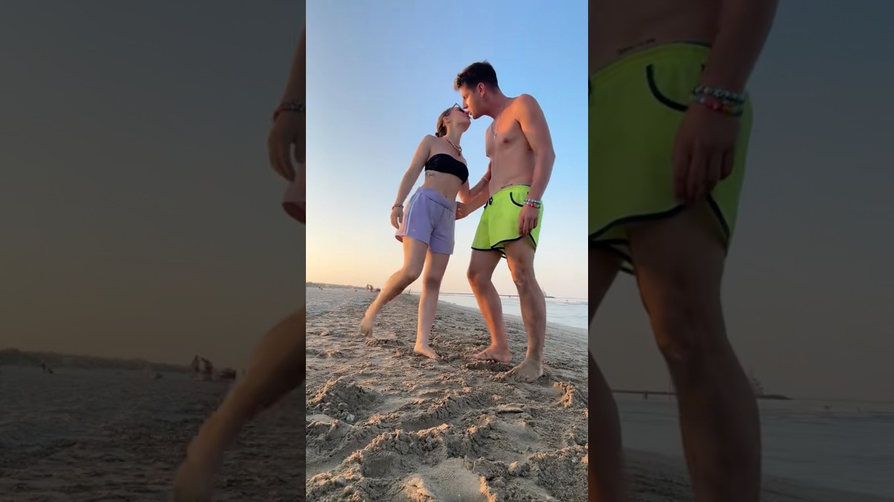 Pap&agrave; Mike e Aurora fa uno scherzo a Laura che scappa #shorts