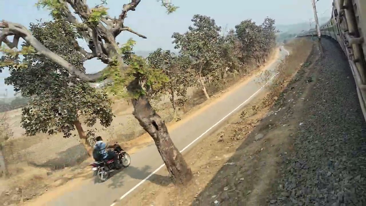 रेल यात्रा का अनुभव एवं प्रकृति का सुन्दर दृश्य 