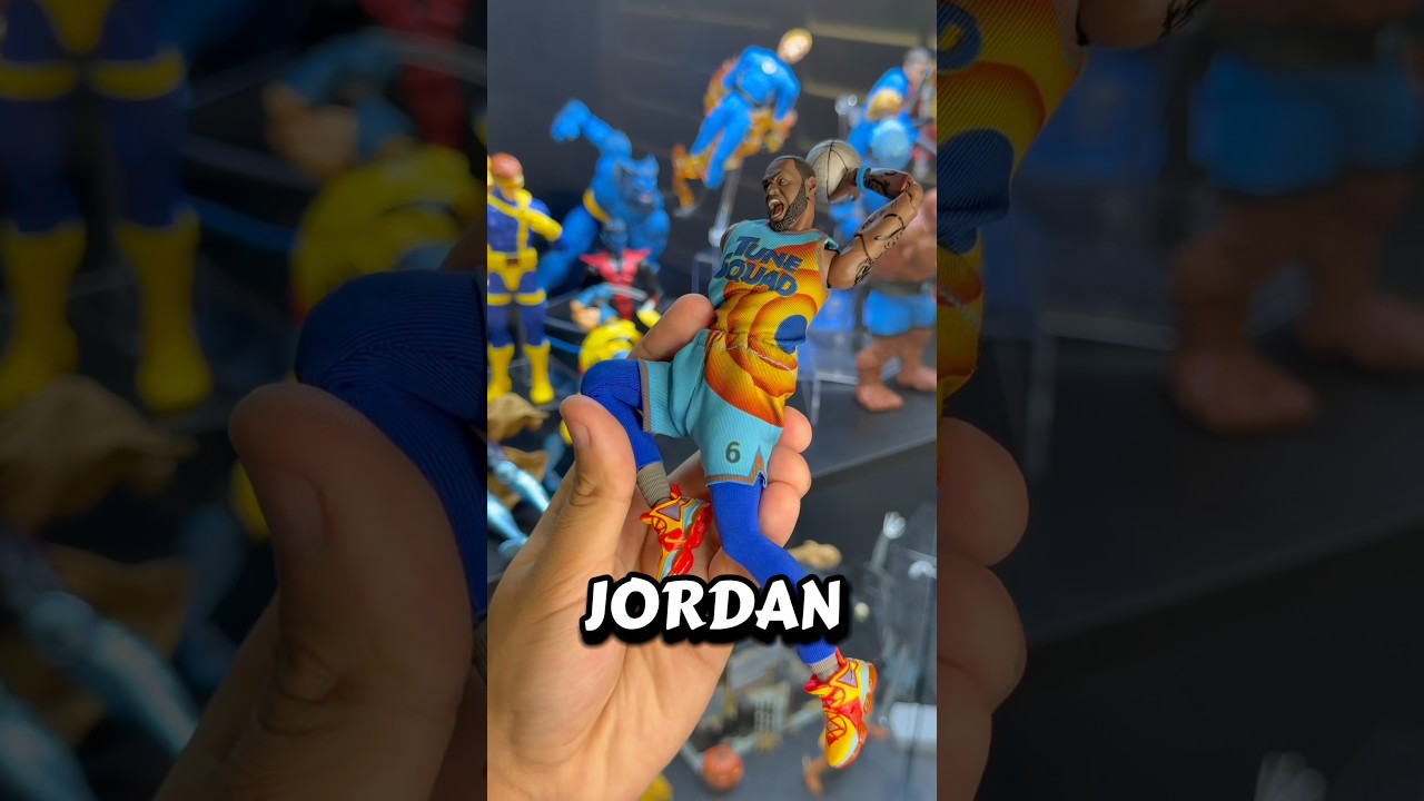 MAFEX Lebron James Review! GONE WRONG #lebronjames #toys #actionfigures #mafex #basketball #funny