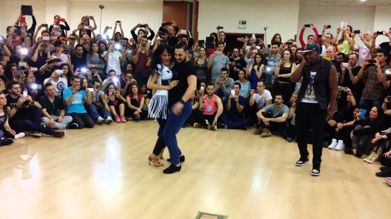 Daniel y Desiree bailan 