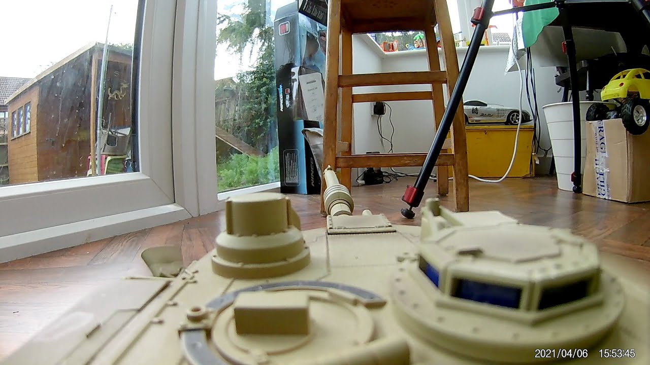 ONBOARD XQ Toys RC M1A2 Abrams Tank 2.4GHz round the house