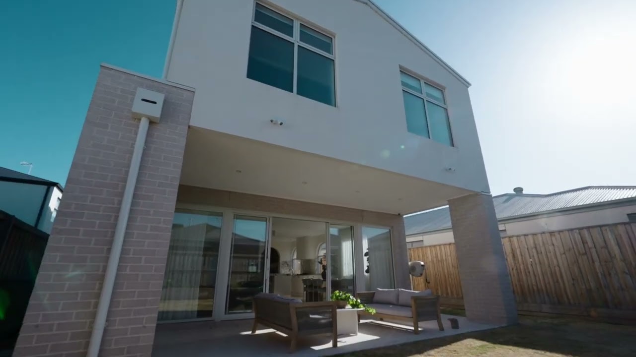 Listed by ADEM KARAHAN - 50 Mattina Circuit GREENVALE