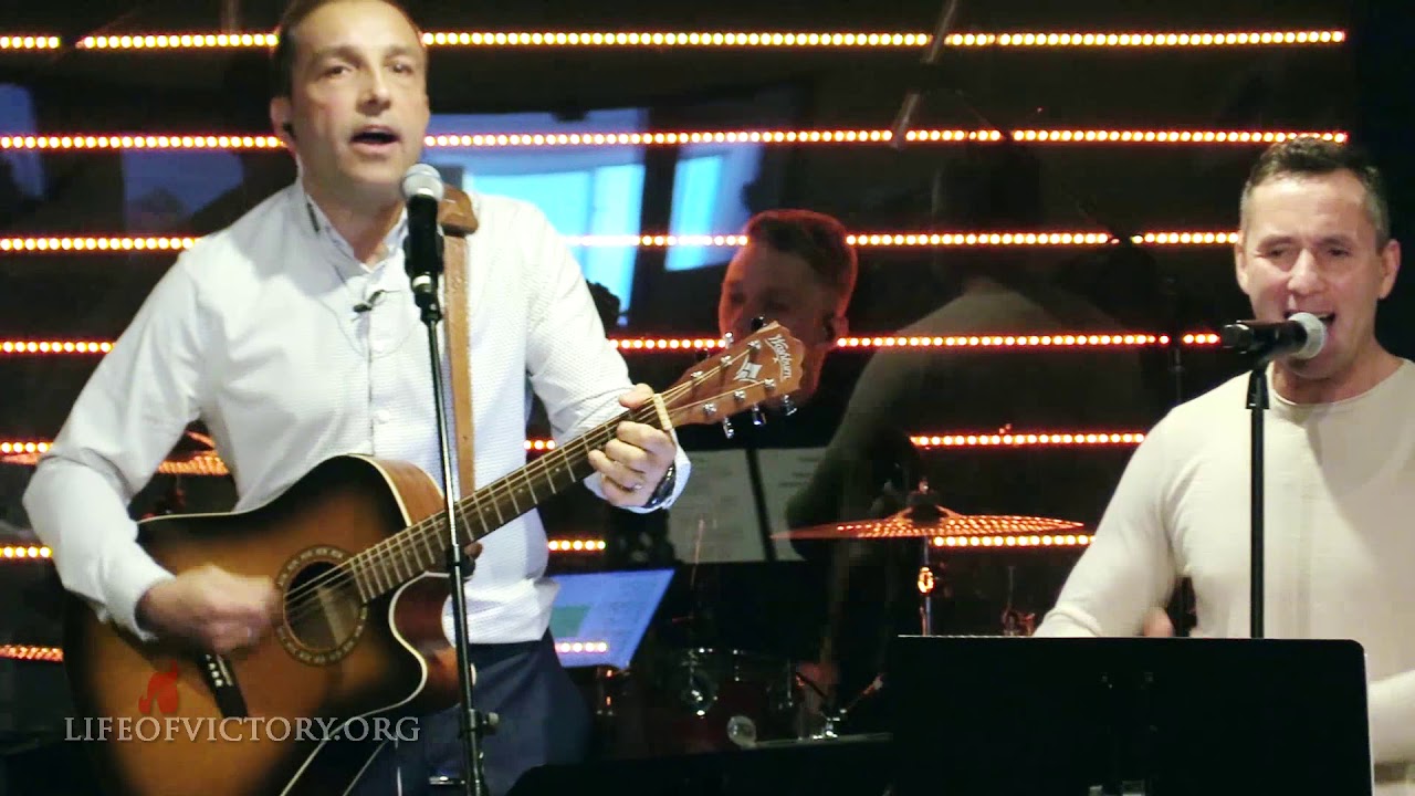 Славимо, ми славимо