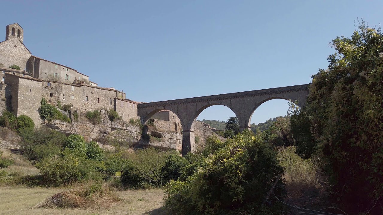 【4K】Walking in a medieval village of Minerve | France