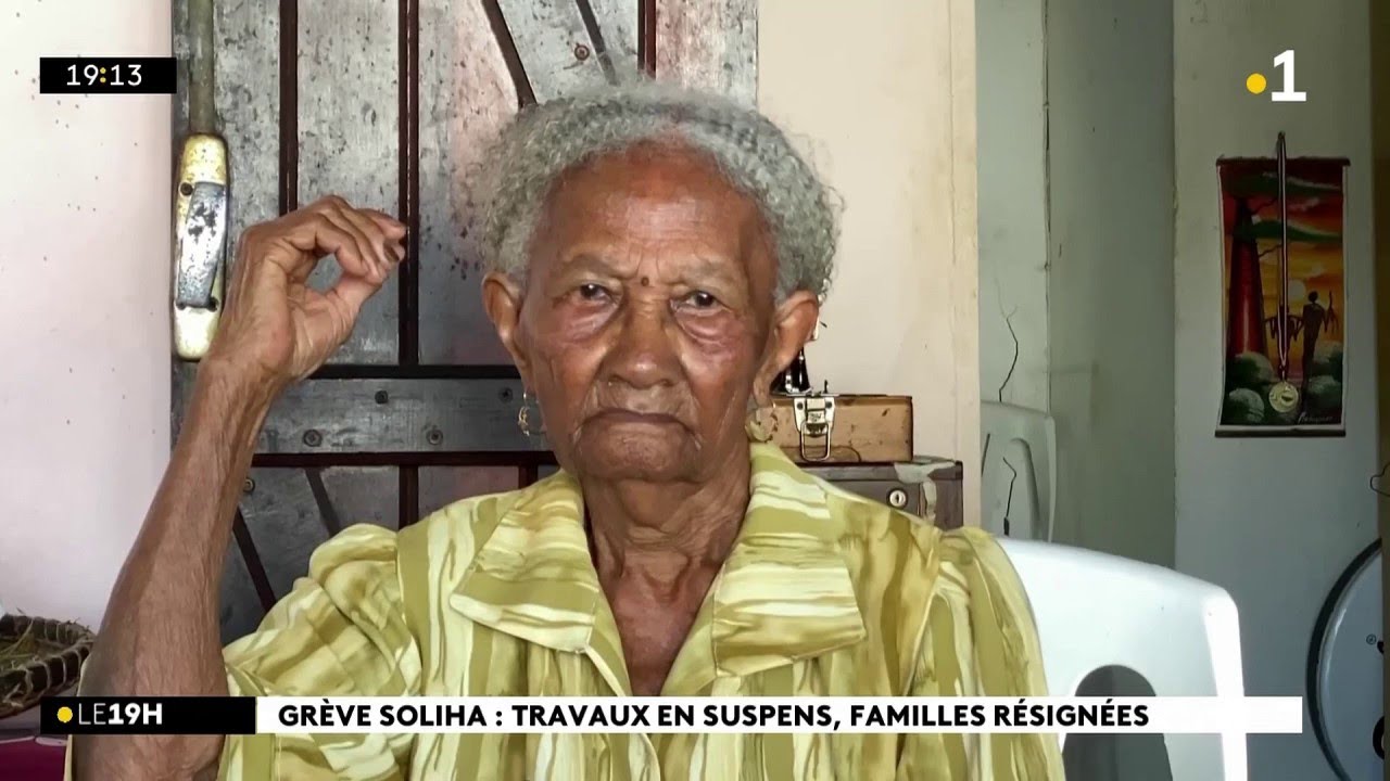 A 97 ans, Marie vit depuis quatre ans dans l’attente d’une réparation du toit de sa maison