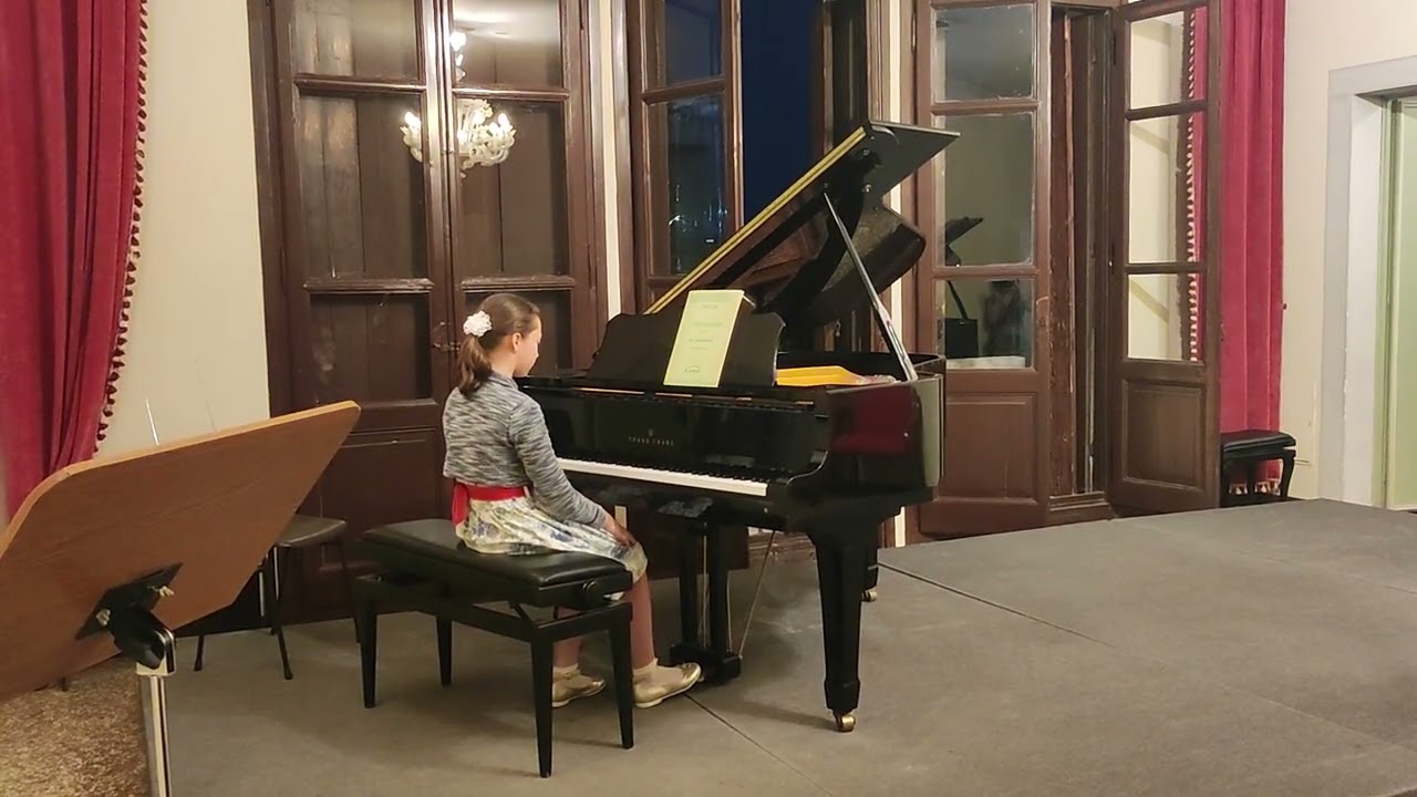 Pavanello Alessia, 11 y.o, Concerto all`Istituto Musicale. Heller etude 2, Grieg Puck