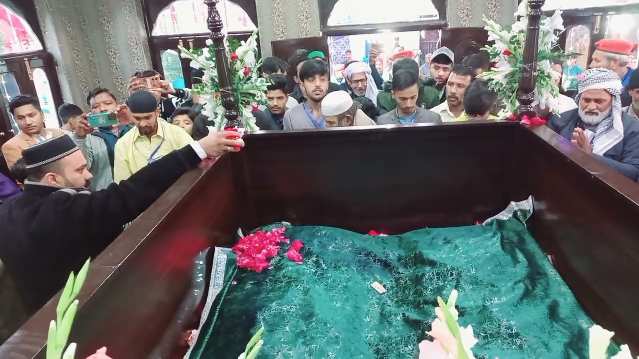 Chader Pysh at Roza Pak | Sarkar Pak | Badhial Sharif