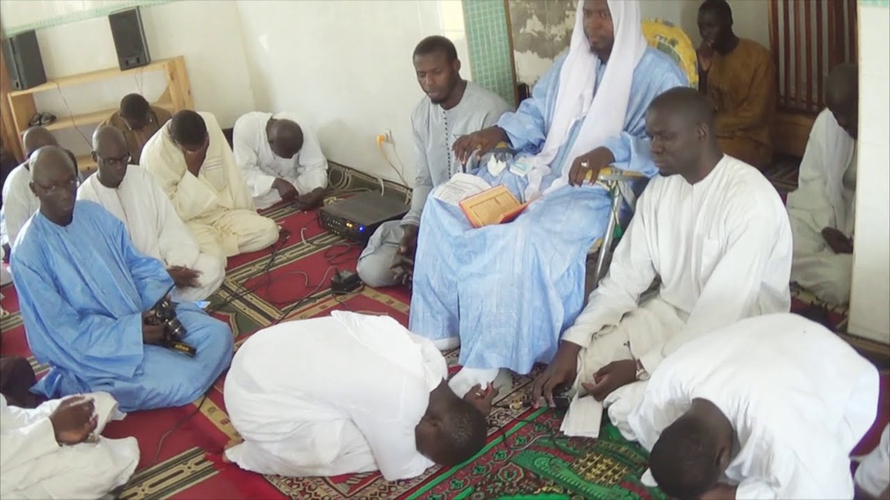 Maoulhayat, Le Sauveur de ces jeunes - Regardez comment il le fait!