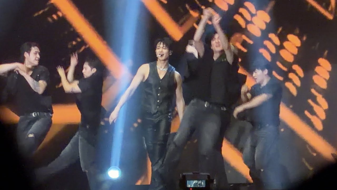 260117 MINHO - TEMPO (K-Life & K-Live Indonesia HUG K-Pop Concert) Fancam