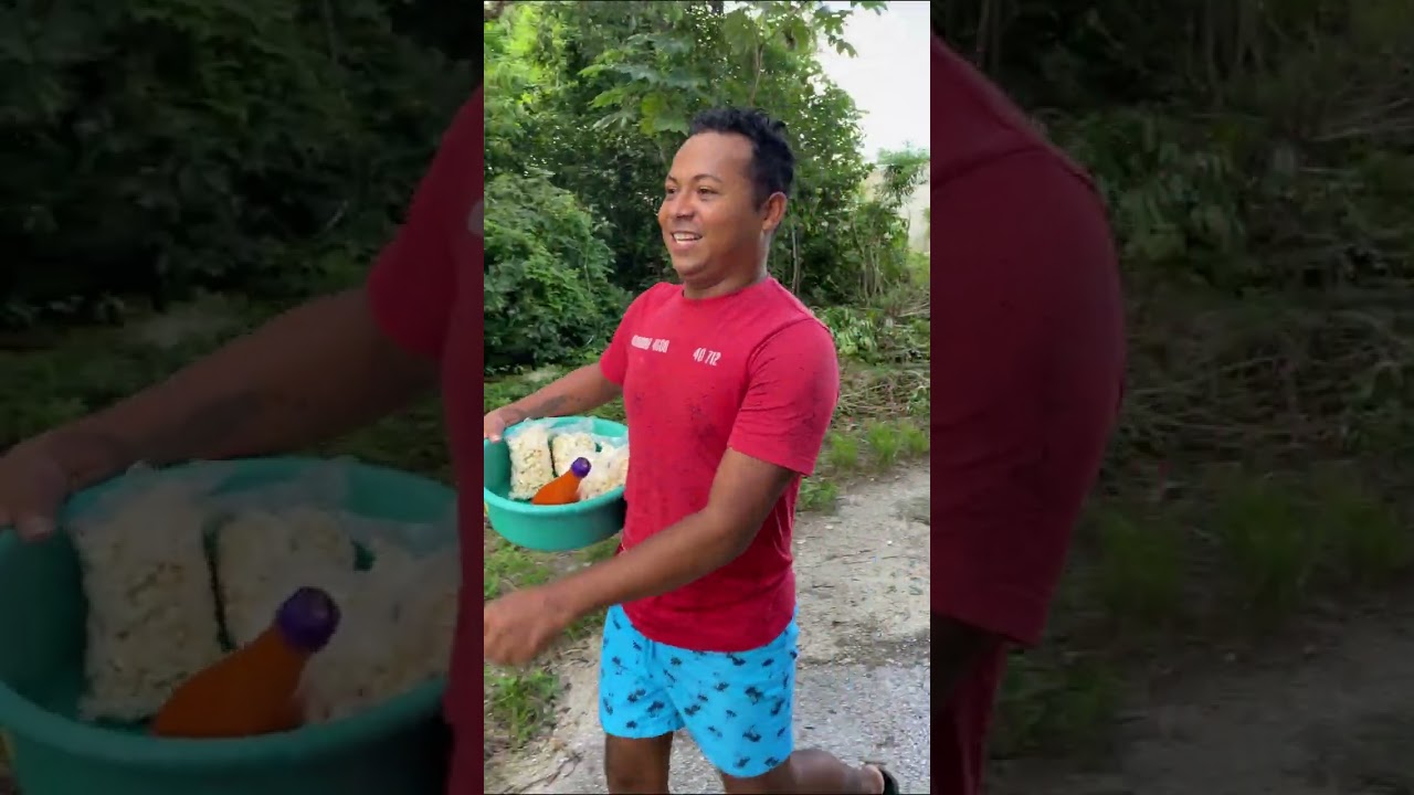 Evelia manda a vender palomitas a Bengi