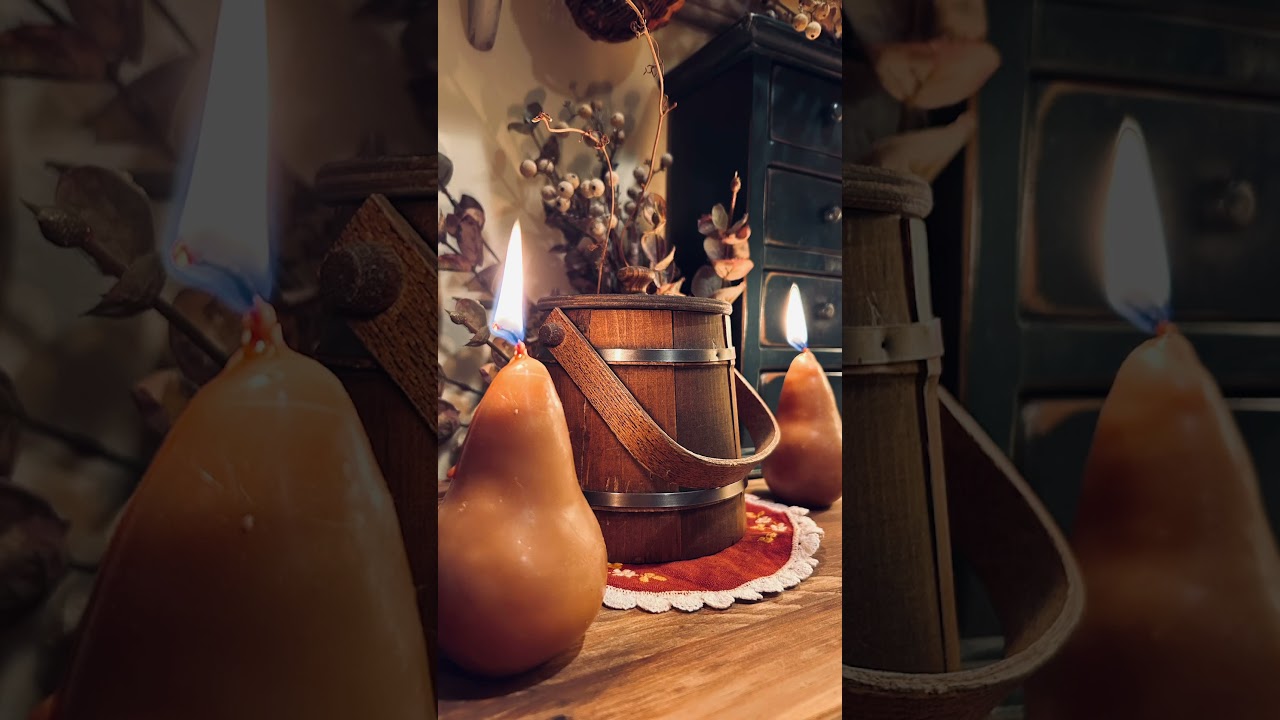 Love Autumn Decor! Check out my latest tour! #fallhometour #housetour #vintagehomedecor