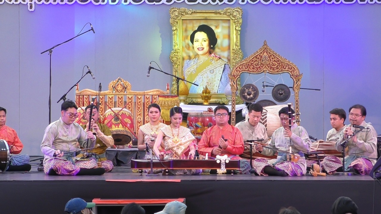 การบรรเลง เพลงโหมโรงมะลิเลื้อย ออกเพลงสระหม่าและเพลงสำเนียงภาษา