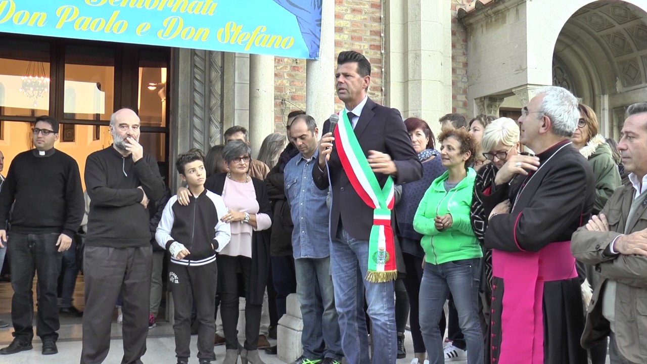 Arrivo di Don Paolo Gasperini al Portone e discorso del sindaco Maurizio Mangialardi