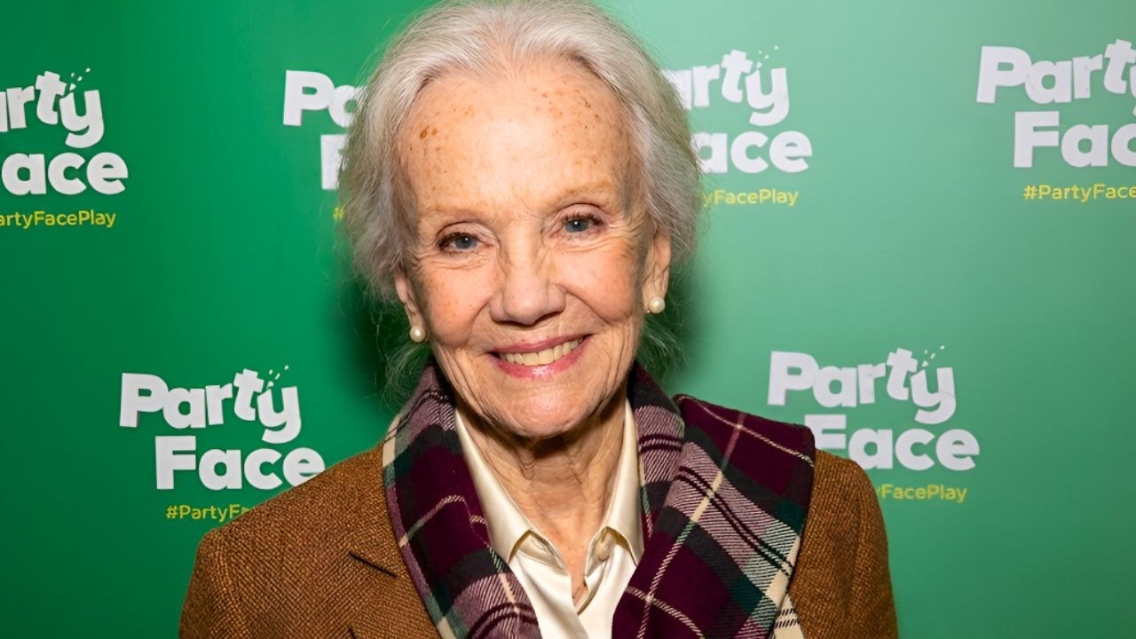 Hayley Mills Concealed A Devastating Double Life For 30 Years—The Reality Is Shocking