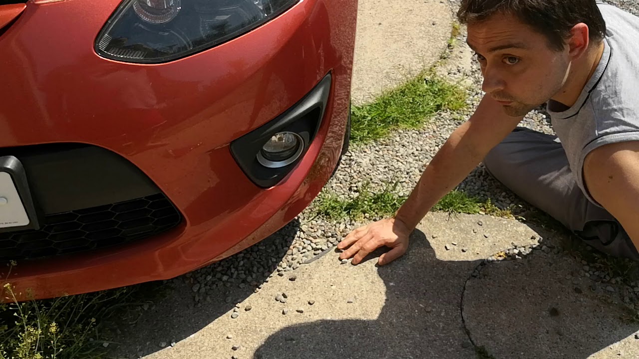 Remove bumper Mazda 2