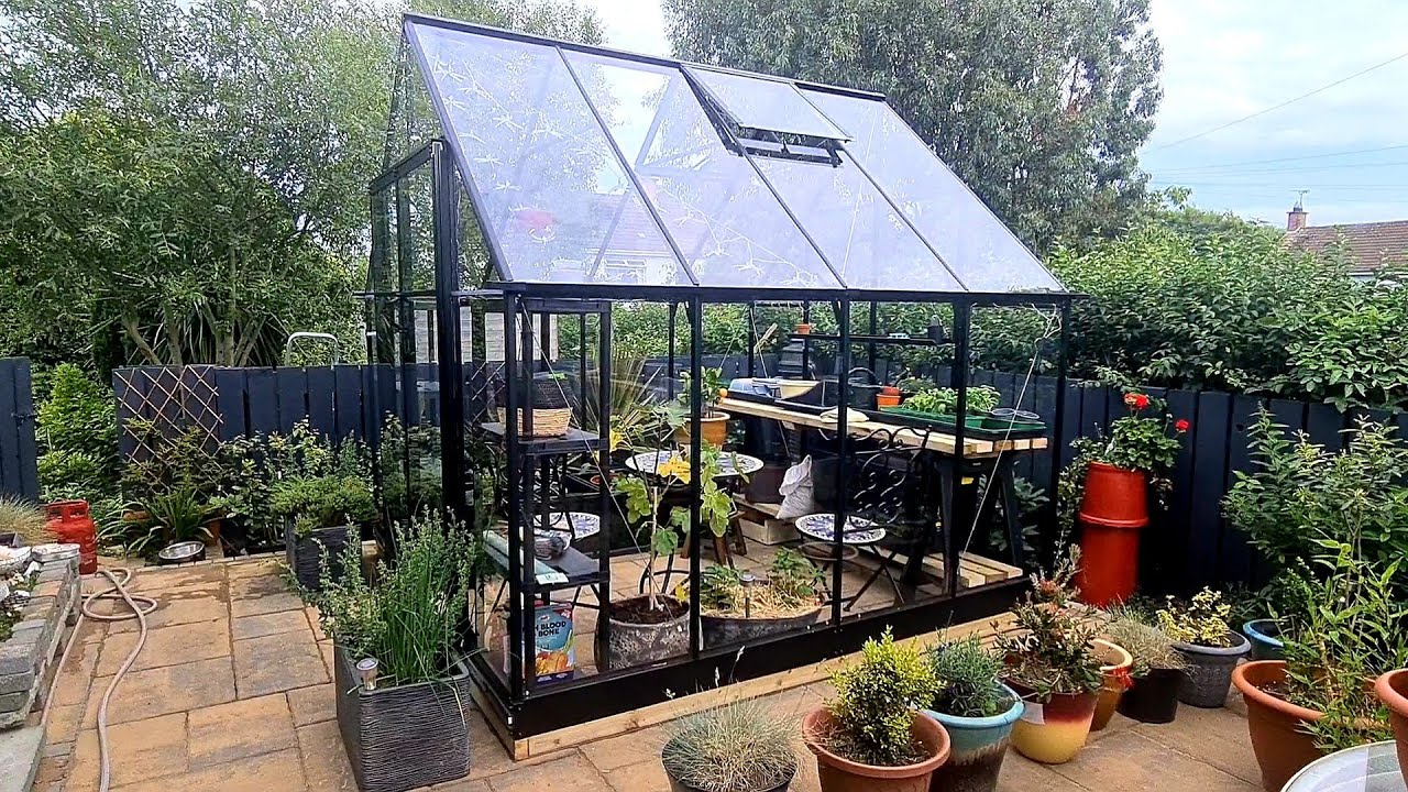 Halls Qube+ 88 Greenhouse Tour, Construction tips, Staging, Shelving ideas, Manual walk through