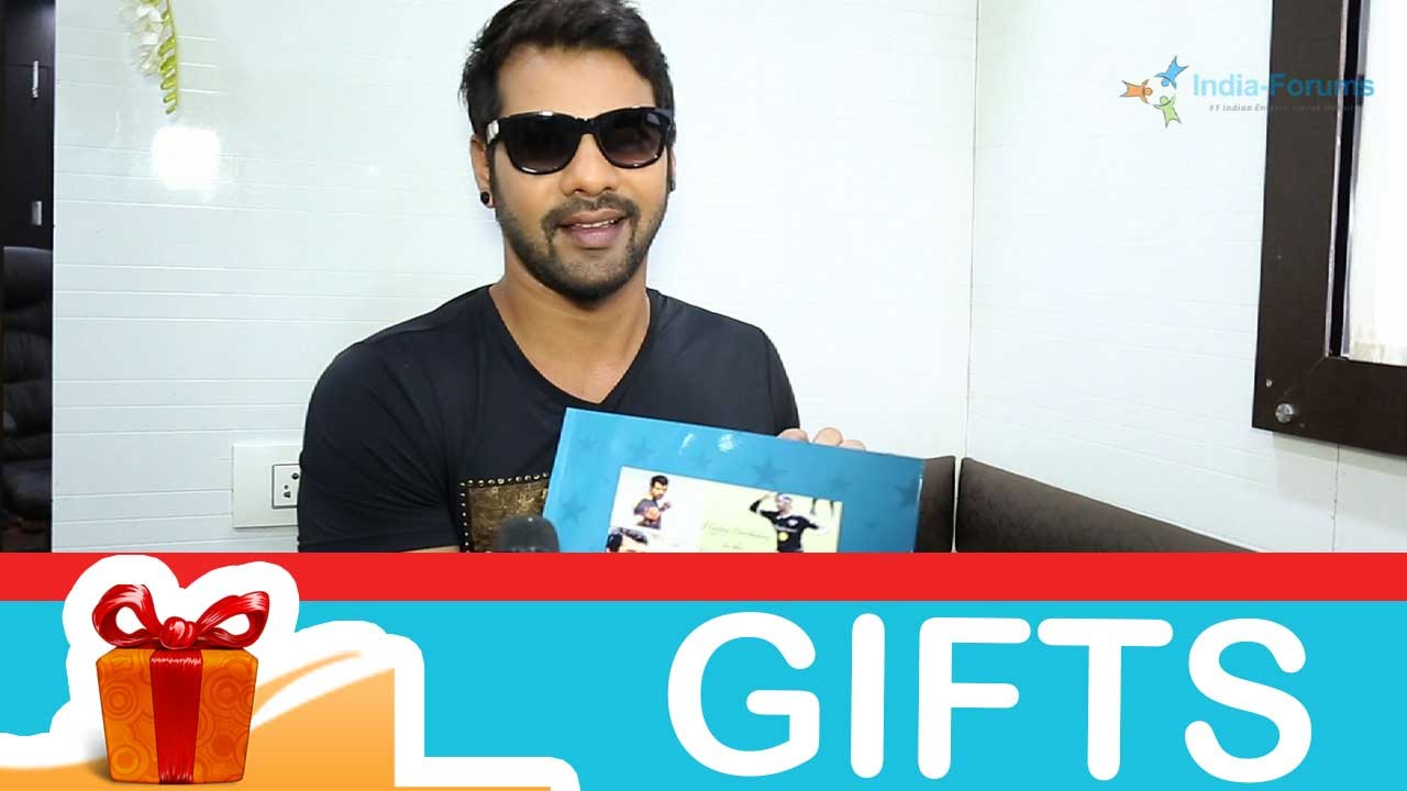Shabbir Ahluwalia's gift segment! - Part 01