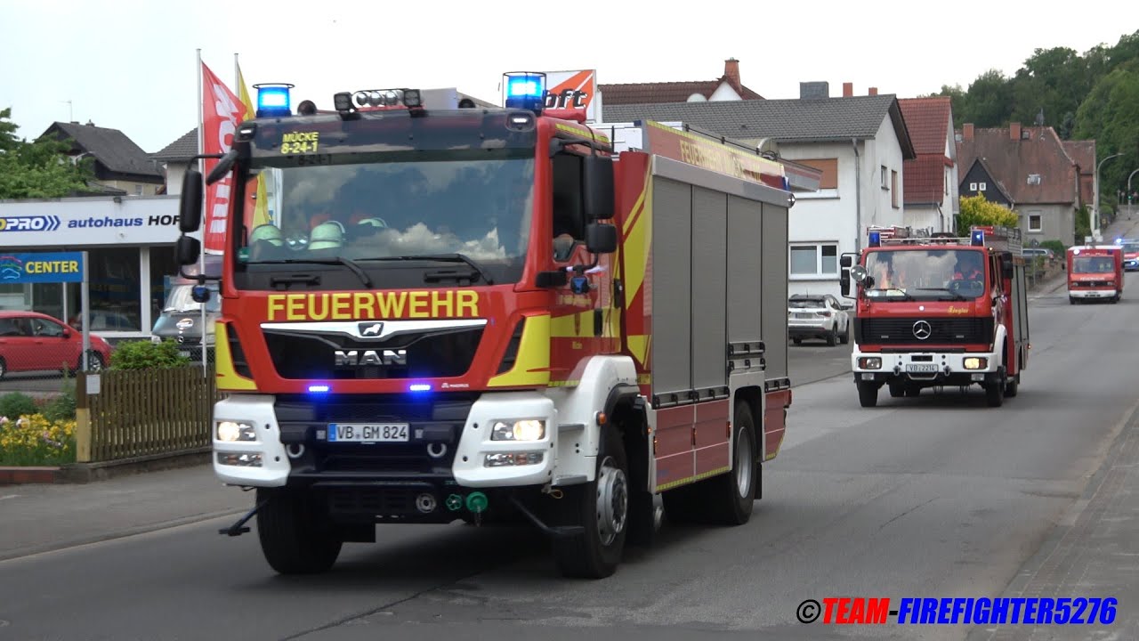 [Verkehrsunfall, Gefahrstoffaustritt und Feuer] Großübung der Feuerwehr und des DRK in Mücke