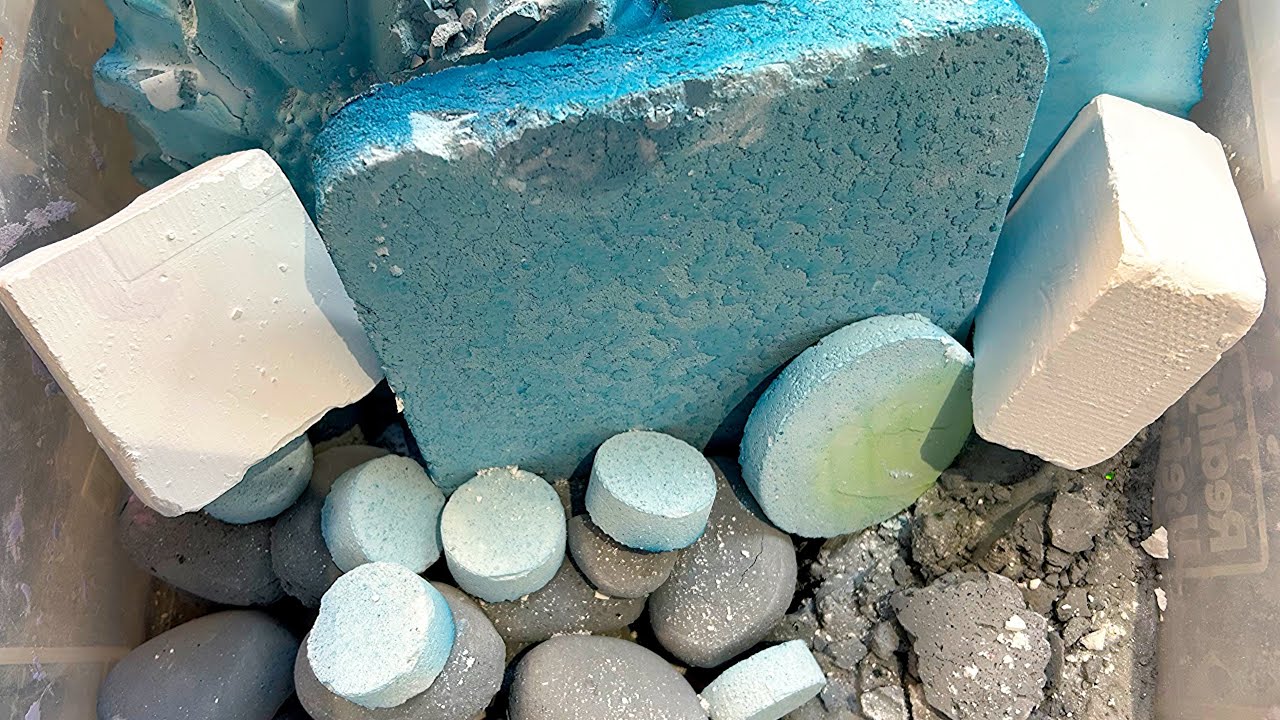 Blue and grey | satisfying | asmrgymchalk | relaxing | please subscribe | crunchy 
