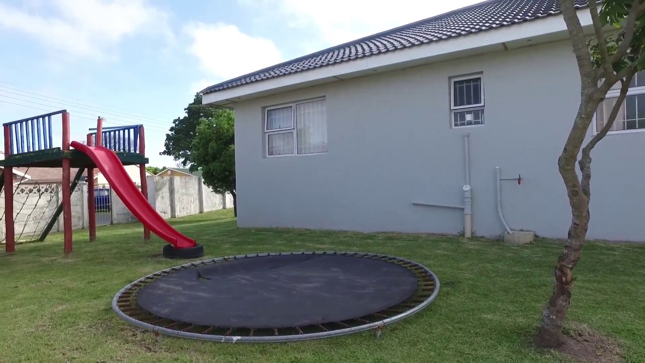 4 Bedroom House for sale in Eastern Cape | East London | Gonubie | 000 10Th Avenue |  T1052265