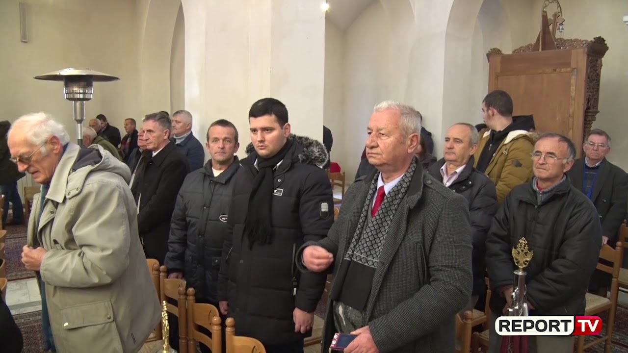 BERAT/ Imzot Ignanti drejton meshën e shenjtë në Katedralen e 'Shën Dhimitrit'