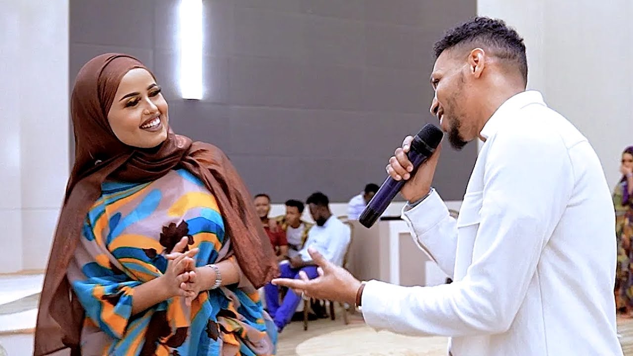 Abdifatah Albakri Iyo Happy Ahmed Oo Aroos Kala Kiciyay | Hees Cusub