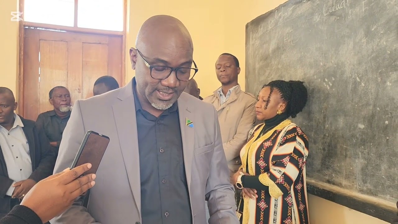 HRT SACCOS mfano wa kuigwa,yatoa Madawati 40 SIHA DC