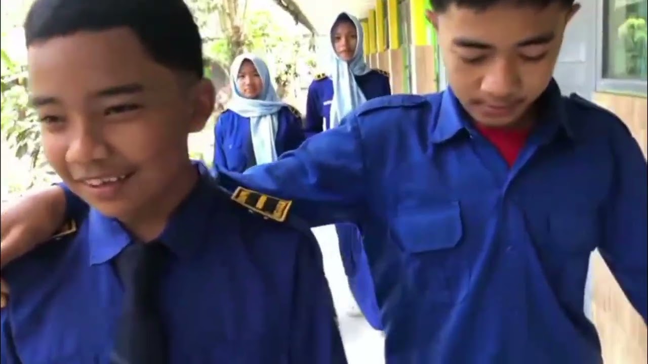 Tugas membuat film kelompok 3 kelas 7A 
