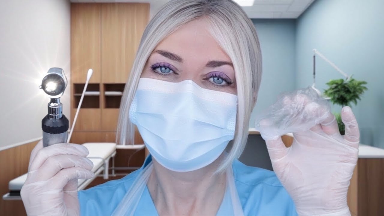 ASMR-осмотр и глубокая чистка ушей: отоскоп, шипучие капли, хрустящие ушные вкладыши, воздушные п...
