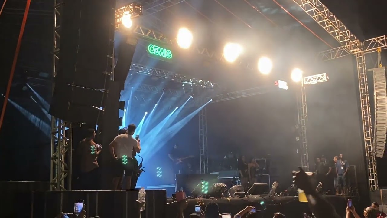 Abertura do show de GUILHERME SILVA em Buritizeiro mg