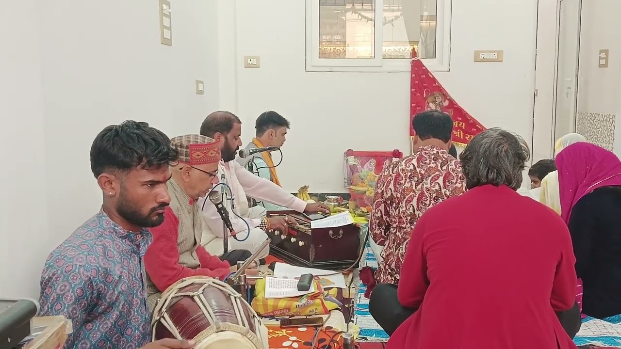 #bahut khubsurat prastuti Sunderkand paath karte hue channel ko subscribe#