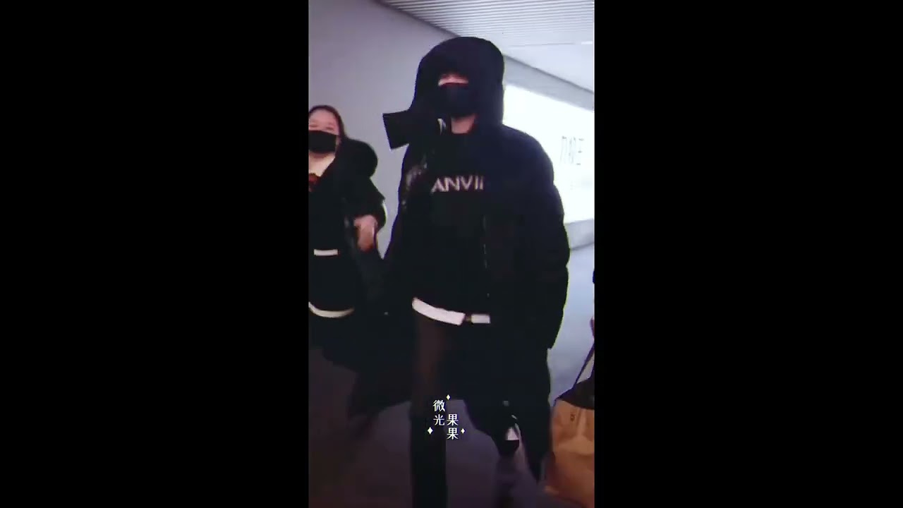 clumsy and funny moments of chengyi 🤭