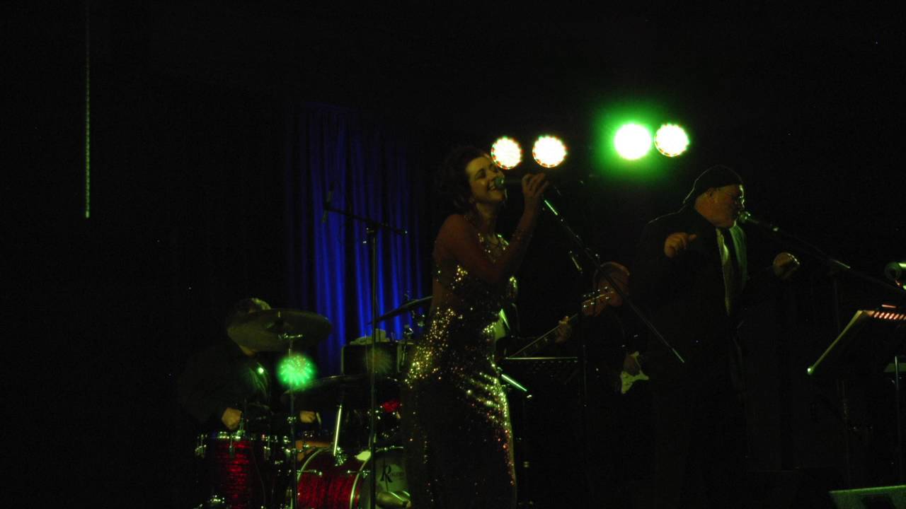 Andi Sings 
