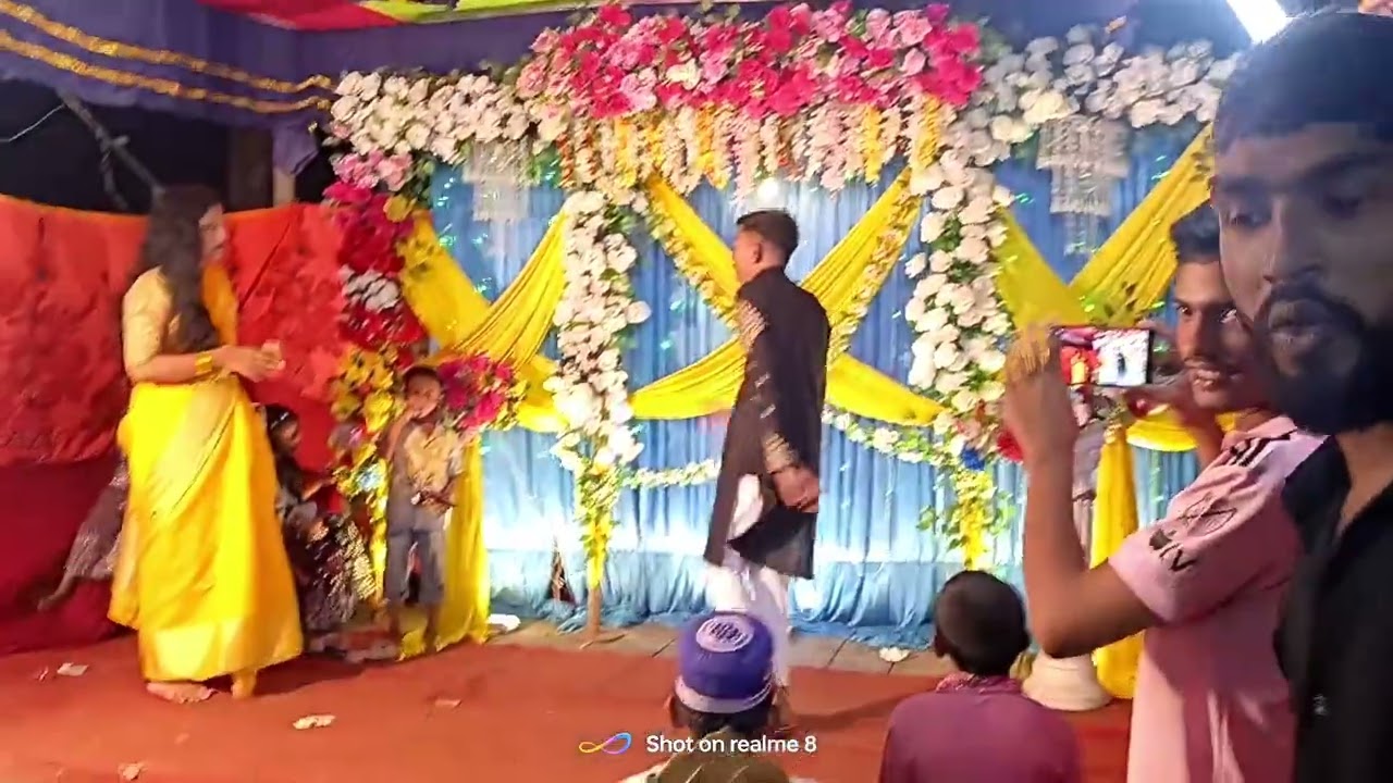 বিয়ে বাড়ির অসাধারণ নাচ 