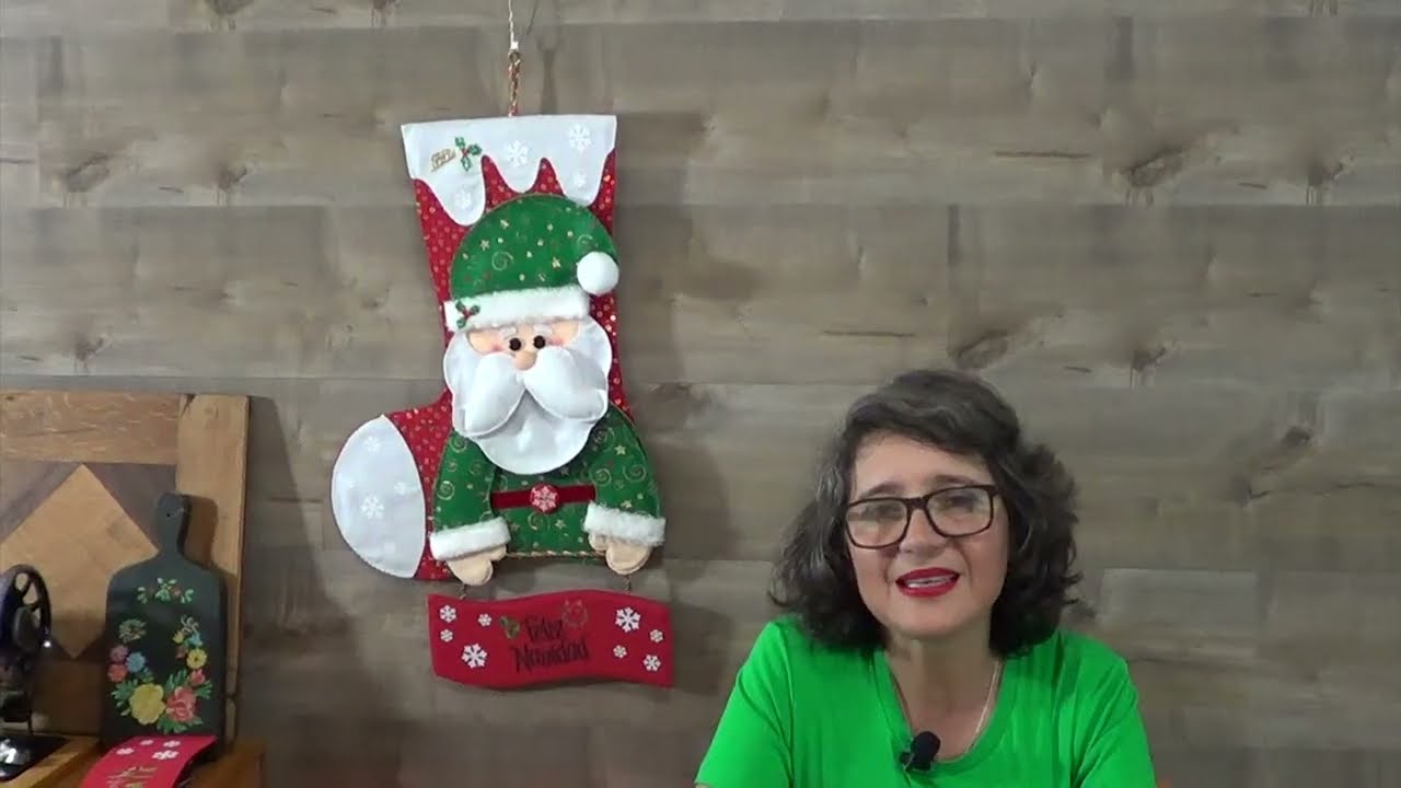 Adorno navideño para puerta.Nicolas en bota. Moldes en caja de información.Yasna Pino.Casa Puchinni.