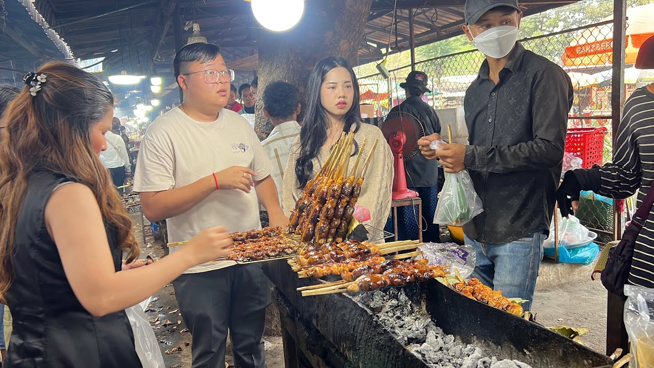 Exploring Cambodian Village Life & Tasting Delicious Street Food at Countryside Weekend Market