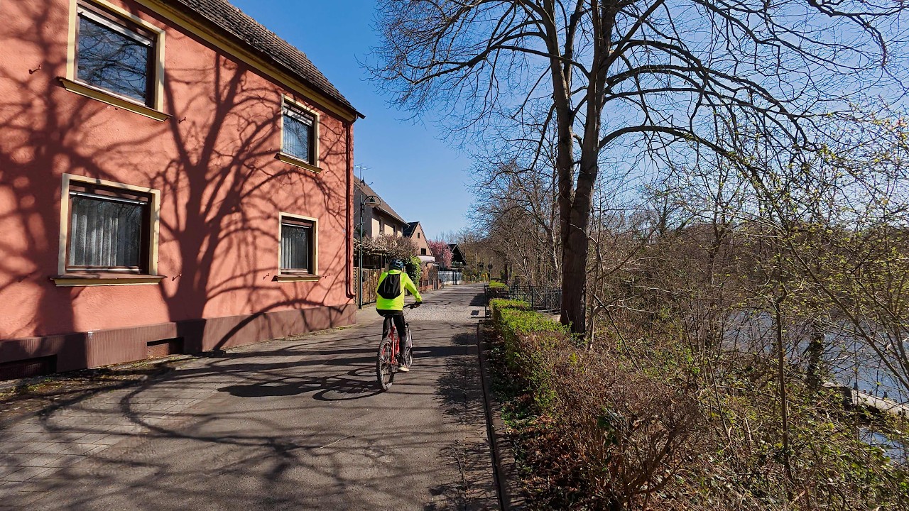 Early Spring Walk in Bonn Mondorf – Calm Residential Streets | 4K