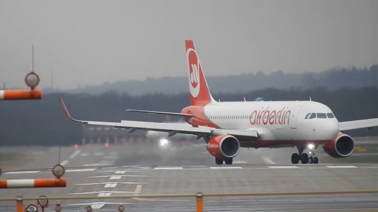 WINDY PLANESPOTTING at DUS Crosswind landings (A330 and more)