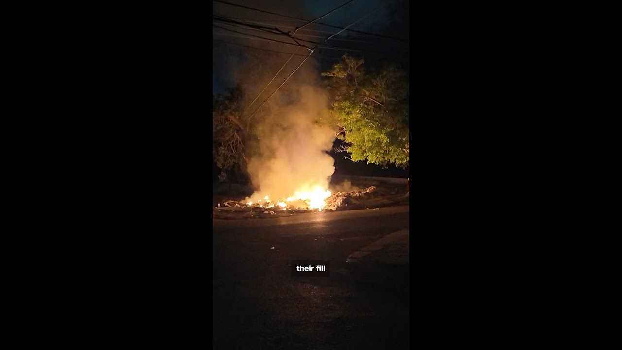Улицы Гаваны погружены во тьму на фоне энергетического кризиса на Кубе.