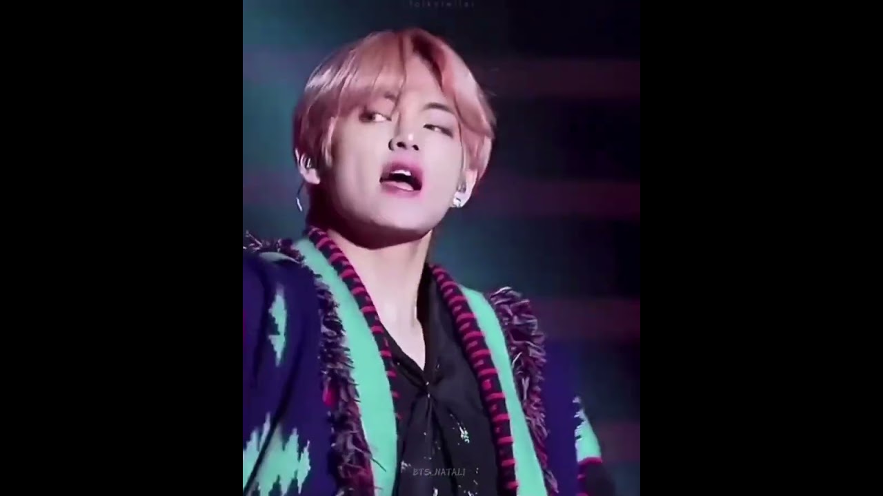 Невероятно ритмичный, зажигательный танец.Танцуем с Тэхёном! #taehyung  #bts  #army