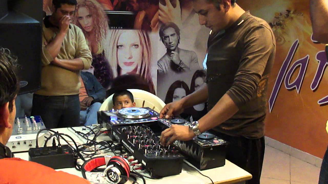 CHRISTIAN MIX ESCOBAR EN VIVO. SEMIFINAL RADIO DJS LA RUMBERA 99.7.