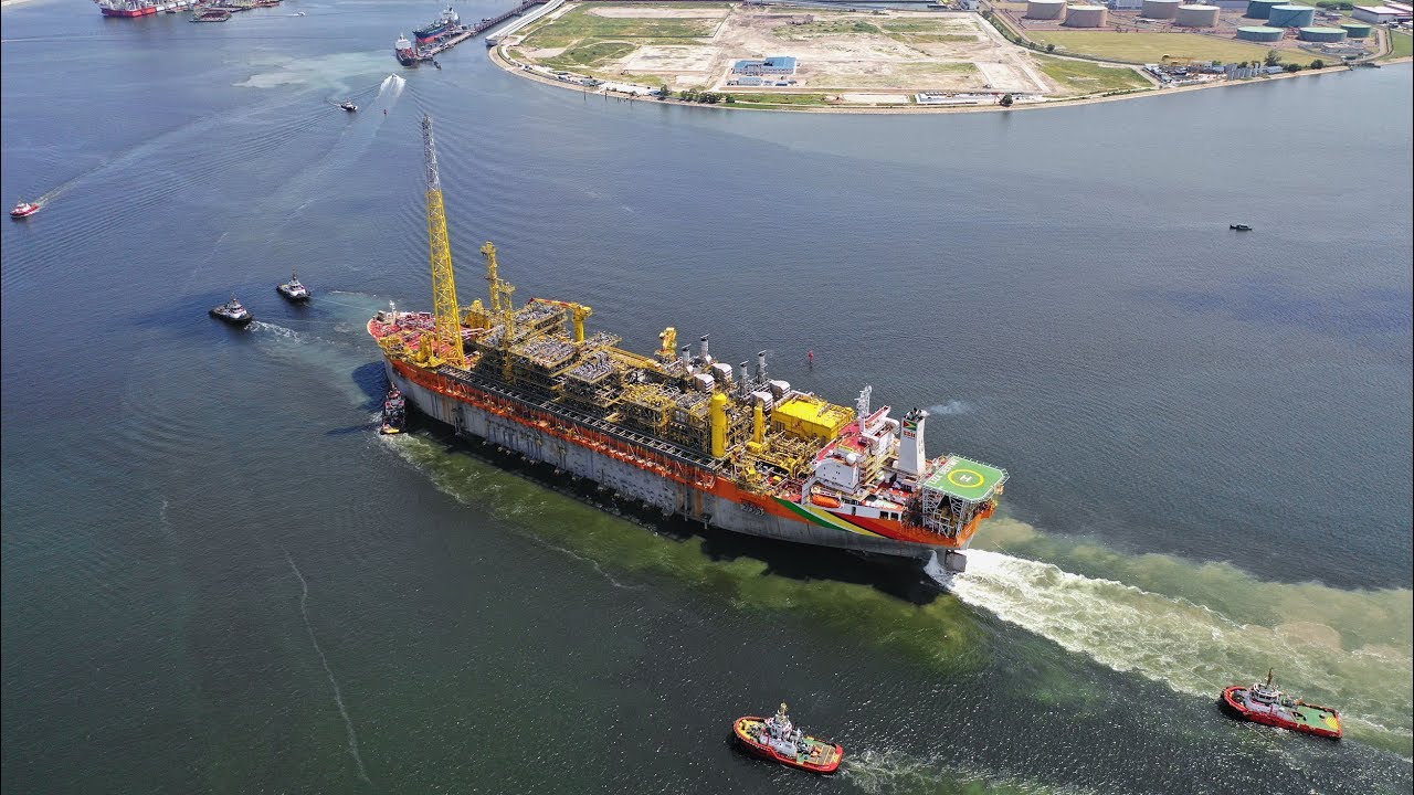Liza Destiny FPSO begins her voyage to Guyana