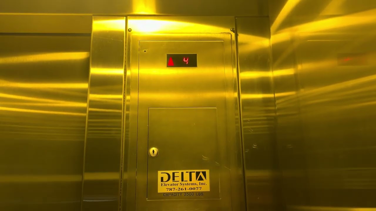 Inverted call button: Schindler HT VR hydraulic elevators @ Peñuelas Convention Center.