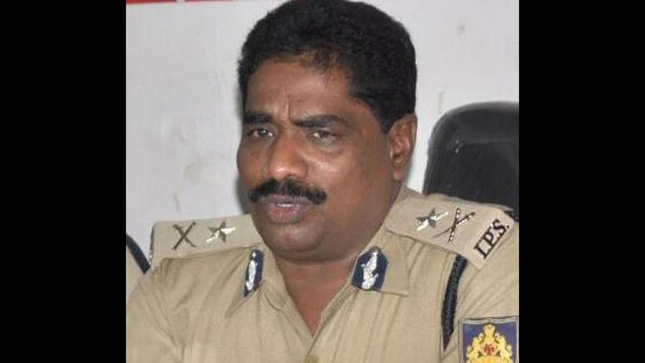 காவல் துறை அதிகாரி செய்த படு மோசமான செயல் பரவும் காணொளி நடவடிக்கை எடுத்த அரசு  M.G.S.INBA