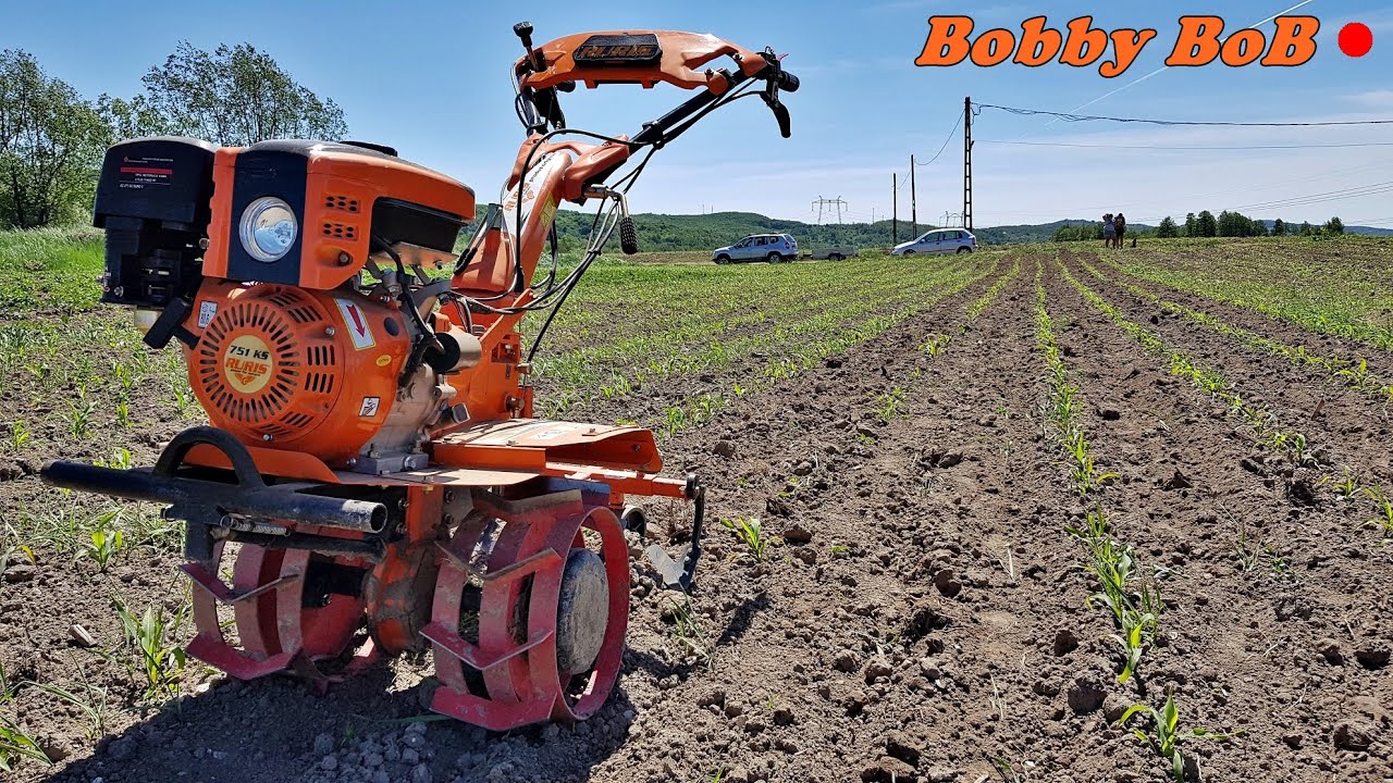 Motosapa cu prasitoare la porumbi - Tiller work at corn
