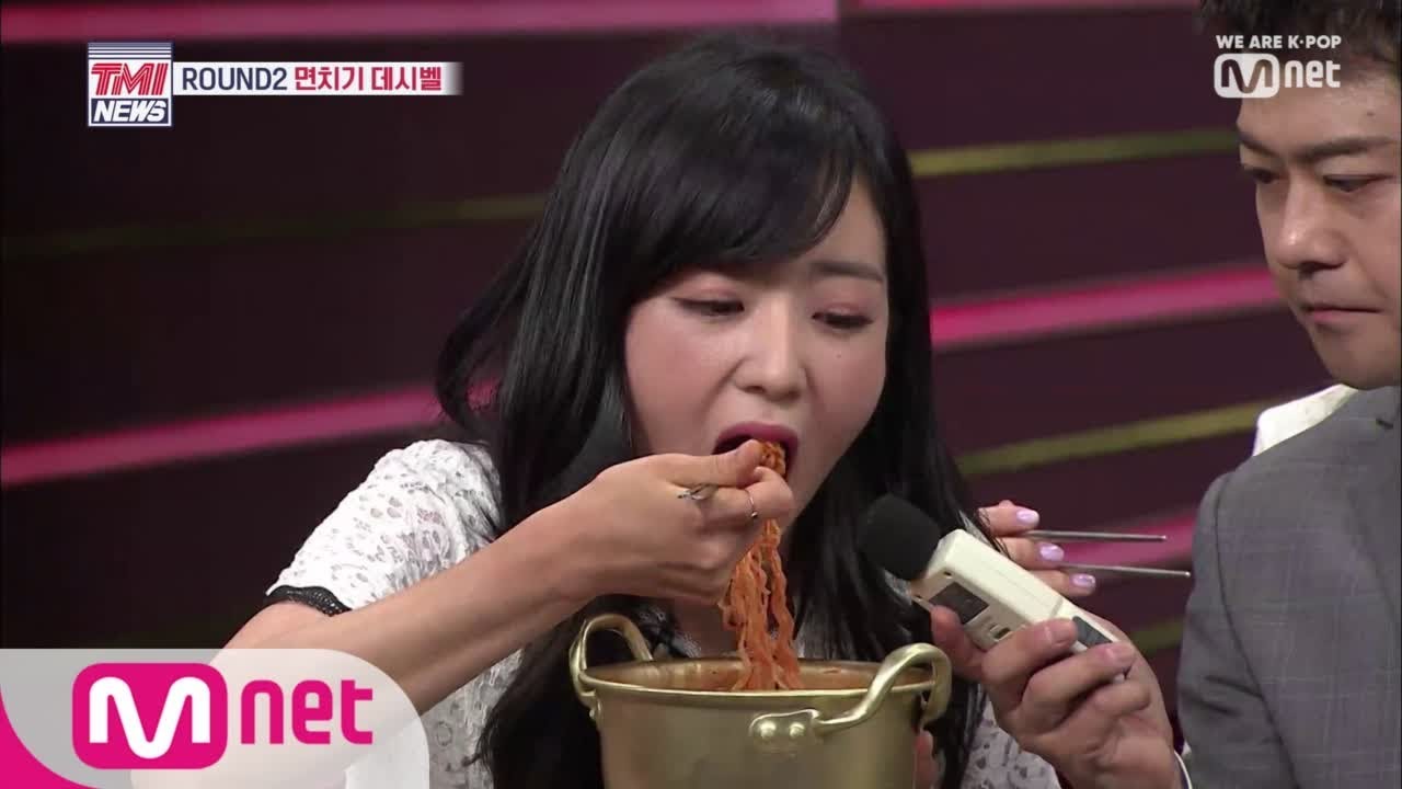 [ENG sub] Mnet TMI NEWS [6회] 먹요정 뽐뽐뽐 '라면 요정 윤보미님의 비빔면 먹방은?!' 190530 EP.6