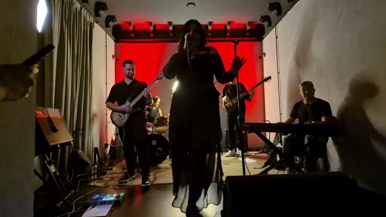 Alinare at Echoes Haus