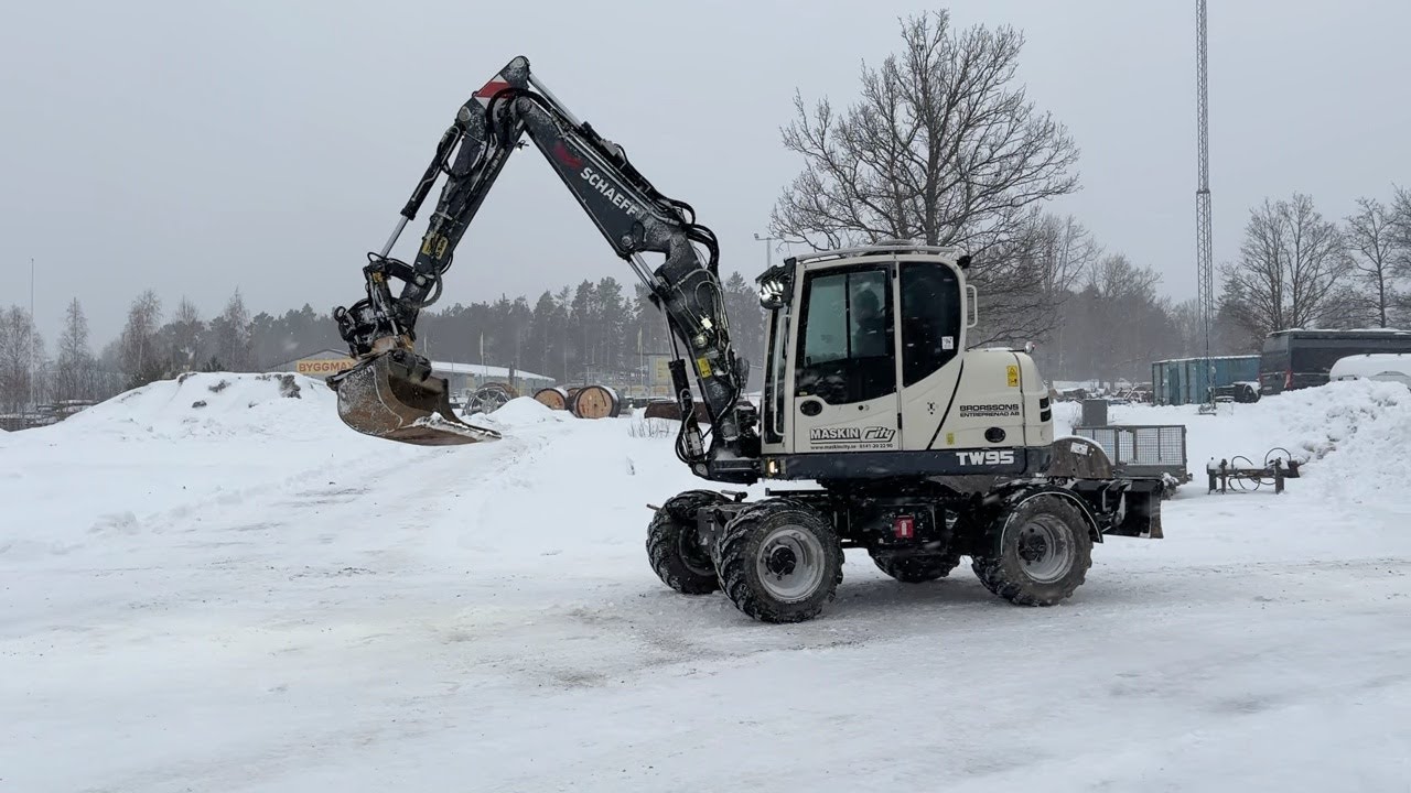 K&ouml;p Hjulgr&auml;vmaskin Schaeff TW95 p&aring; Klaravik